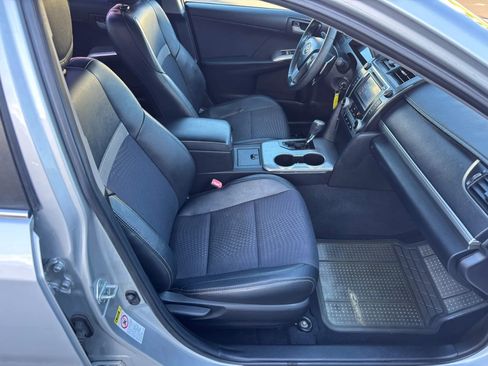 Used 2012 Toyota Camry FWD image 11