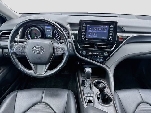 Used 2022 Toyota Camry SE FWD image 14