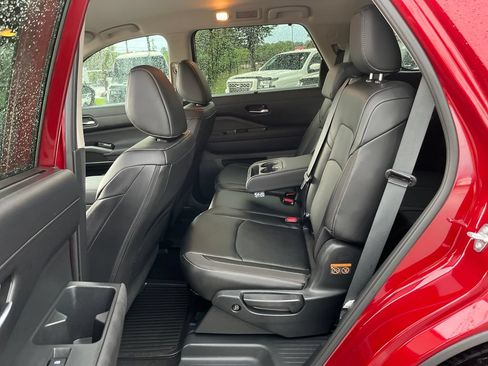 Certified 2025 Nissan Pathfinder SL FWD image 26