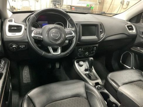 Used 2020 Jeep Compass Latitude w/ Cold Weather Group AWD/4WD image 7