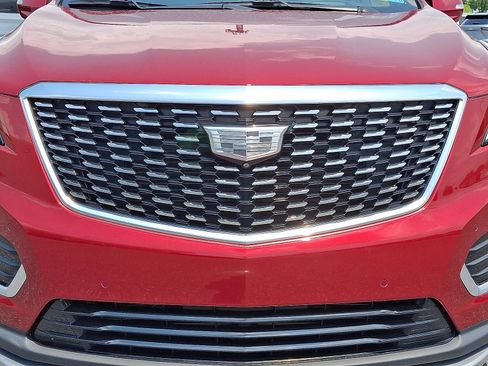 Certified 2021 Cadillac XT5 Premium Luxury AWD/4WD image 9