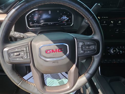 Used 2024 GMC Sierra 2500 AT4 w/ AT4 Premium Plus Package AWD/4WD image 11