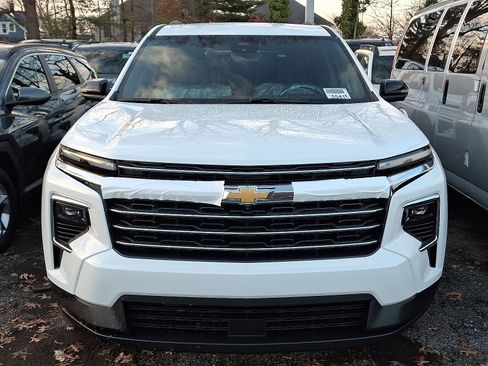 New 2026 Chevrolet Traverse LT w/ Driver Confidence Package image 2