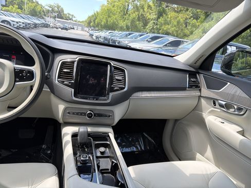 Certified 2025 Volvo XC90 B6 Plus AWD/4WD image 31