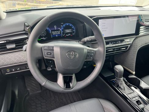 Used 2026 Toyota Camry XLE FWD image 36