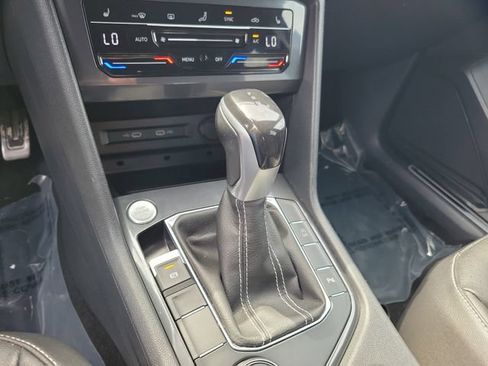 Used 2022 Volkswagen Tiguan SE R-Line AWD/4WD image 23