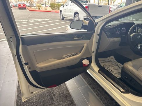 Used 2019 Hyundai Sonata Limited image 19