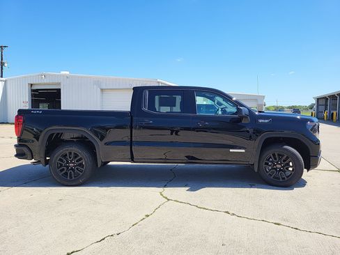 New 2025 GMC Sierra 1500 Elevation image 4