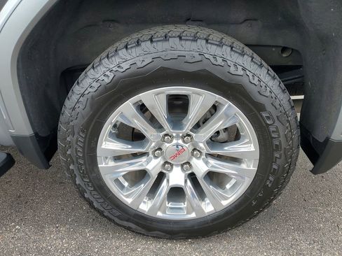 Used 2024 GMC Sierra 1500 Denali w/ Technology Package AWD/4WD image 32