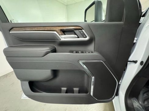 New 2026 GMC Sierra 3500 SLE w/ SLE Convenience Package image 11