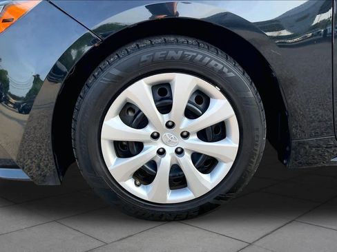 Used 2022 Toyota Corolla LE FWD image 11