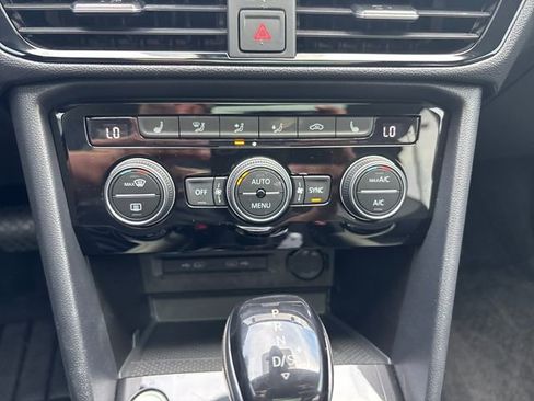 Certified 2023 Volkswagen Taos SEL AWD/4WD image 18