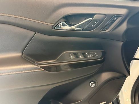 Used 2022 GMC Acadia AT4 w/ GMC Pro Grade Package AWD/4WD image 39