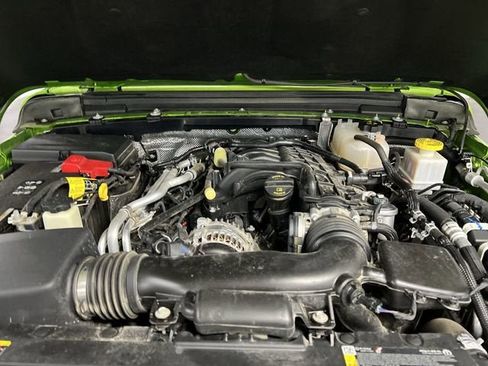 Used 2025 Jeep Gladiator Sport AWD/4WD image 29