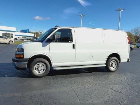 Certified 2023 Chevrolet Express 2500 w/ Driver Convenience Package image 4
