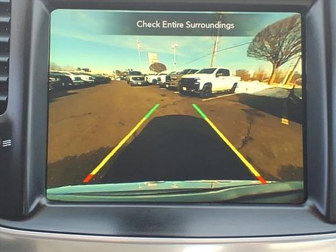 Used 2018 Chrysler 300 Limited image 10