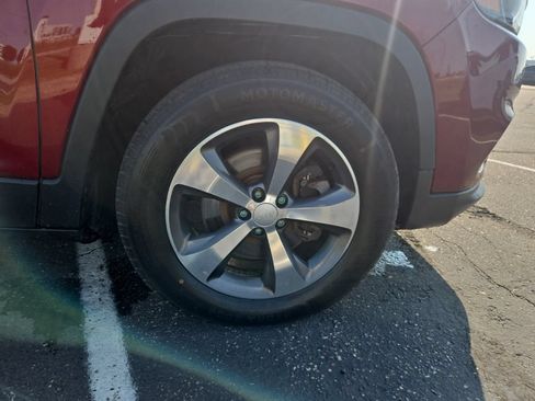 Used 2019 Jeep Cherokee Limited w/ Trailer Tow Group AWD/4WD image 16