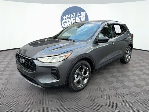 Used 2025 Ford Escape ST-Line image 3