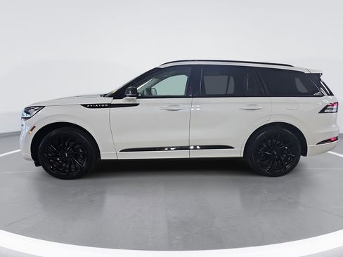 Used 2024 Lincoln Aviator Reserve w/ Equipment Group 201A AWD/4WD image 7