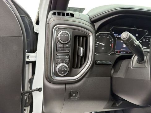 Used 2021 GMC Sierra 1500 AT4 w/ AT4 Premium Package AWD/4WD image 19