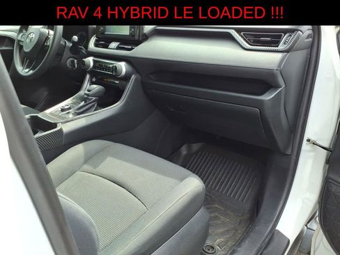 Used 2019 Toyota RAV4 LE w/ Carpet Mat Package AWD/4WD image 9