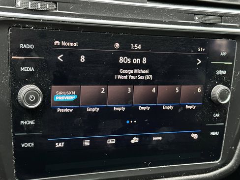 Used 2020 Volkswagen Tiguan SE image 22