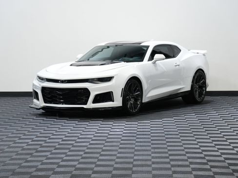 Used 2017 Chevrolet Camaro ZL1 RWD image 3
