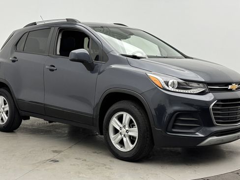 Used 2021 Chevrolet Trax LT image 3