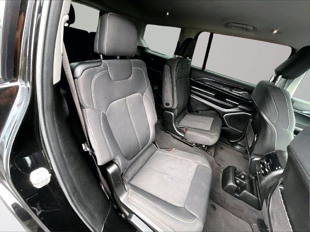 Used 2021 Jeep Grand Cherokee L Laredo w/ Luxury Tech Group I AWD/4WD image 26