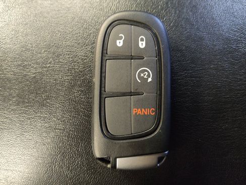 Used 2021 Jeep Cherokee Trailhawk w/ Trailer Tow Group AWD/4WD image 32