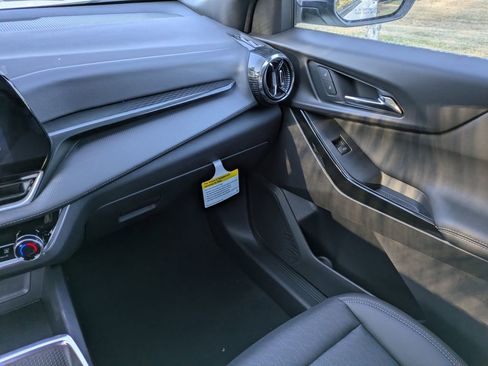 New 2026 Chevrolet Equinox LT w/ Convenience Package II image 18