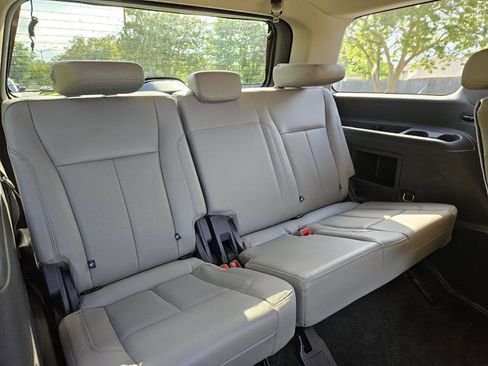 Used 2020 Ford Expedition XLT w/ Equipment Group 202A AWD/4WD image 20