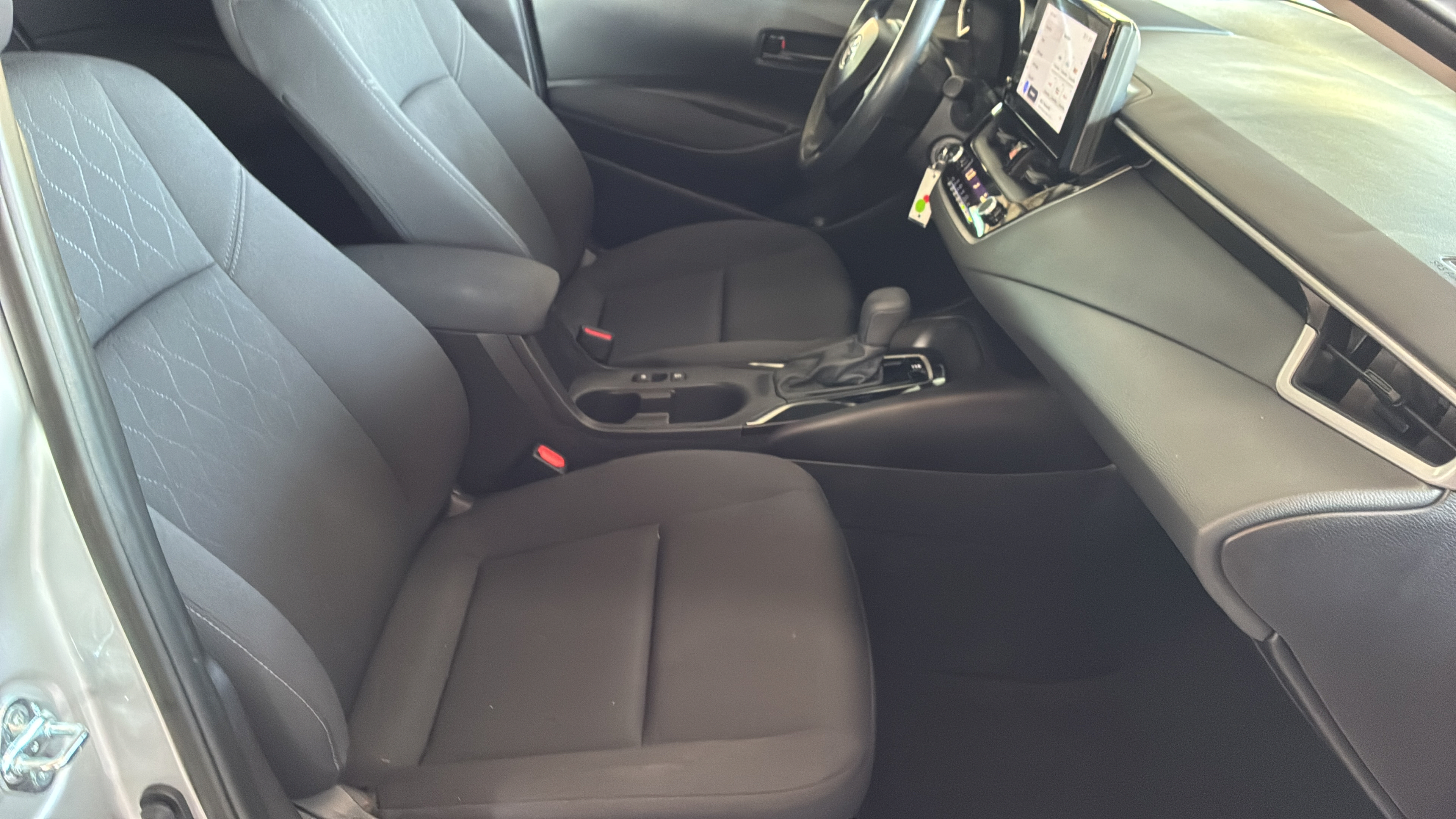 Used 2026 Toyota Corolla LE FWD image 25