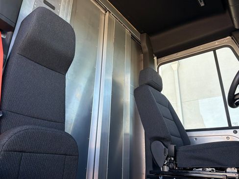 Used 2025 Chevrolet Brightdrop 400 image 14