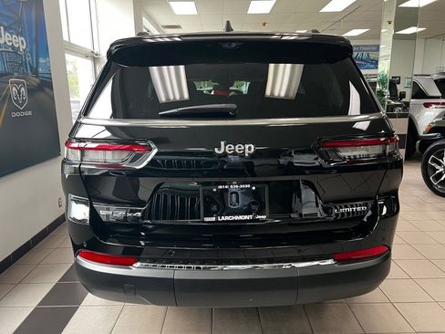 Used 2021 Jeep Grand Cherokee L Limited w/ Luxury Tech Group II image 3