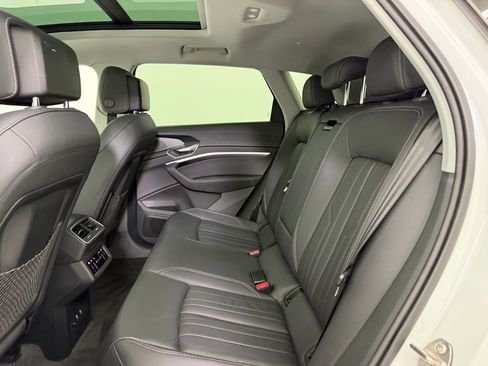 Used 2022 Audi e-tron Premium image 27