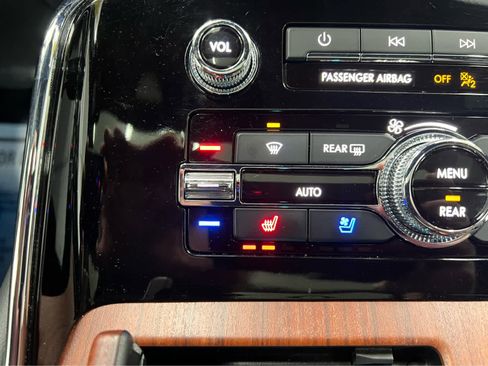 Used 2023 Lincoln Navigator L Reserve w/ Equipment Group 201A image 31