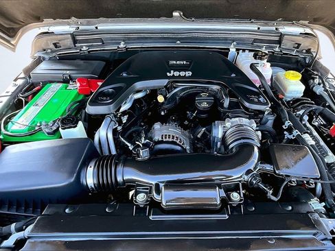 Used 2018 Jeep Wrangler Unlimited Rubicon image 10