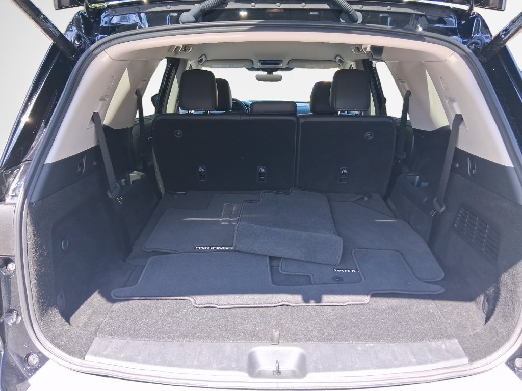 Used 2025 Nissan Pathfinder SL FWD image 25