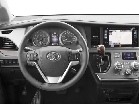 Used 2016 Toyota Sienna Limited Premium AWD/4WD image 5