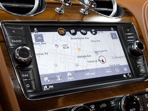 Used 2019 Bentley Bentayga image 64