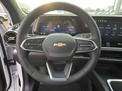 New 2026 Chevrolet Equinox LT w/ Safety and Technology Package FWD image 21