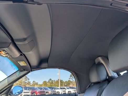 Used 2004 BMW Z4 2.5i image 17