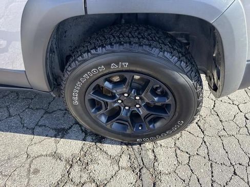 Used 2021 Jeep Cherokee Trailhawk w/ Comfort/Convenience Group AWD/4WD image 29