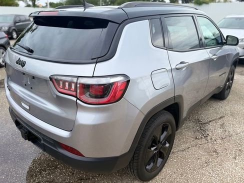 Used 2018 Jeep Compass Latitude w/ Popular Equipment Group AWD/4WD image 5