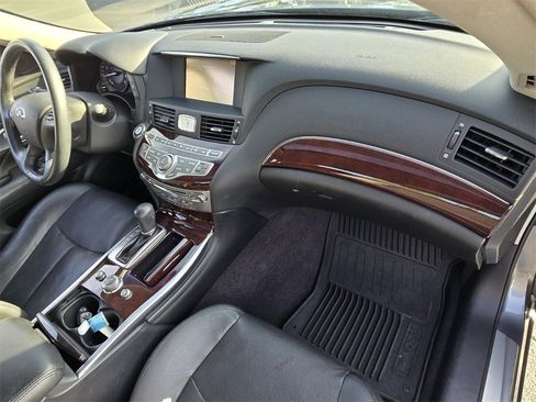 Used 2015 INFINITI Q70 3.7 image 17