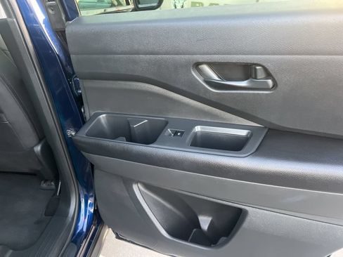 Used 2025 Nissan Pathfinder SV AWD/4WD image 36