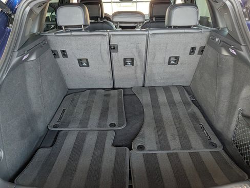 Used 2023 Porsche Macan Turbo image 12