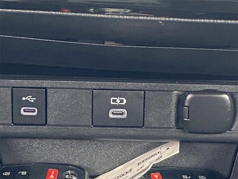 Certified 2025 Toyota Prius LE image 30