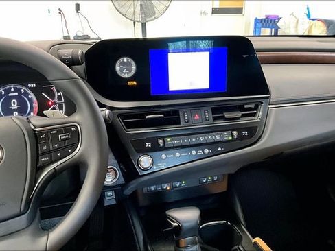 Used 2023 Lexus ES 350 w/ Premium Package image 9